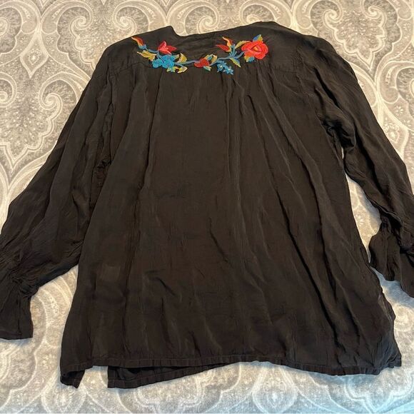 Johnny Was embroidered blouse - Picture 4 of 5